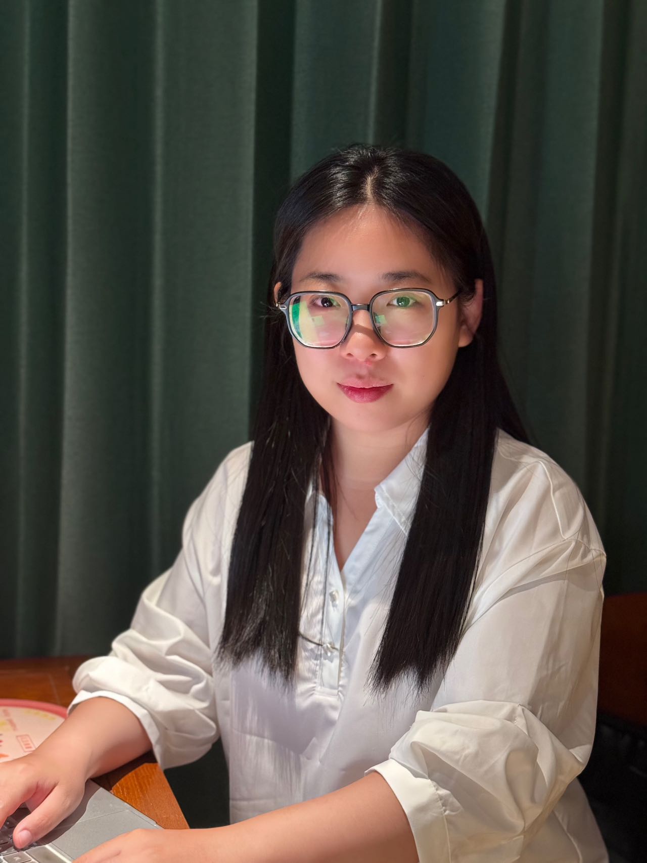 Mi Zhou, Business Director